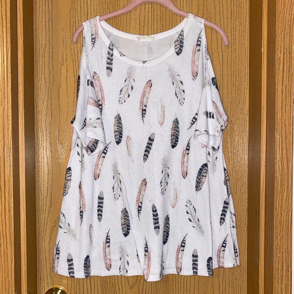 Cold shoulder feather top